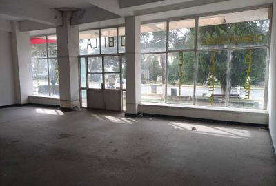 Spațiu comercial, de 90 mp, în Central - 2