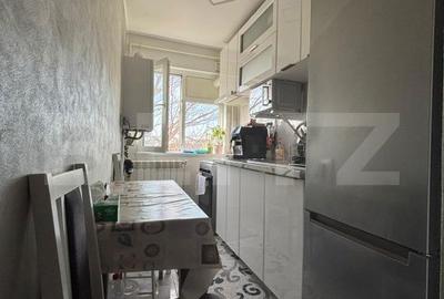 Apartament cu 2 camere semidecomandat în Micro 6 - 10