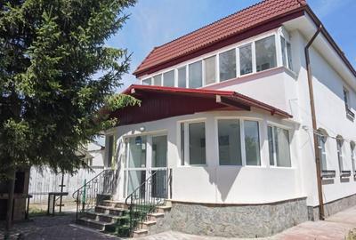 Casă cu 4 camere cu Teren 1438 Mp în Vărsătura - 2