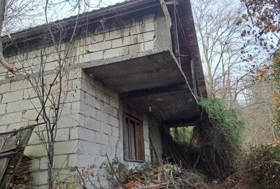Casă cu 4 camere cu Teren 526 Mp în Odvoș - 1