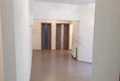 Apartament de 3 camere I Spatiu comercial Apartament de 3 camere I Spatiu comercial - 3