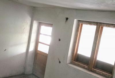 Casă cu 4 camere cu Teren 450 Mp în Berceni