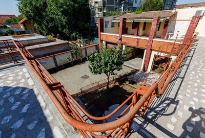 Casă cu etaj de vânzare zona Lipovei - locuință sau spațiu pentru afaceri - 42