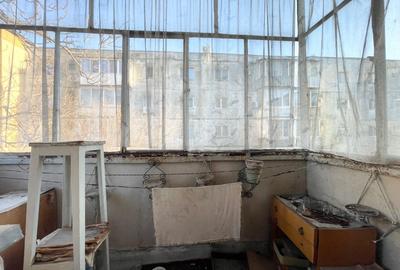 Apartament cu 3 camere semidecomandat în Complex Studențesc - 11