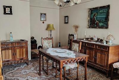 Apartament cu 3 camere decomandat în Jiu-Paroșeni