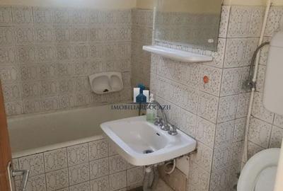 Apartament cu 4 camere semidecomandat, mobilat în Berceni - 2