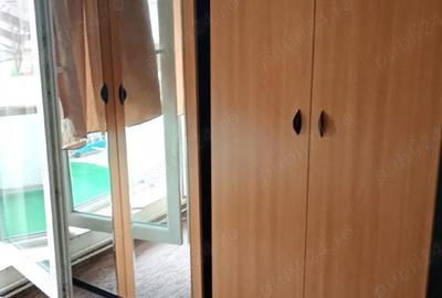 Apartament cu 3 camere decomandat în Văleni - 2