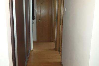 Apartament cu 3 camere decomandat în 9 Mai - 2