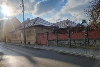 Casă individuală cu 5 camere cu Canalizare în Central - 2