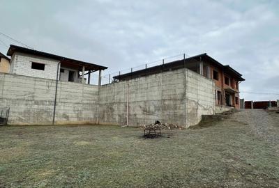 Casă cu 4 camere în Peștișu Mare - 8