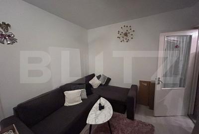 Apartament cu 2 camere semidecomandat în Craiovița Nouă