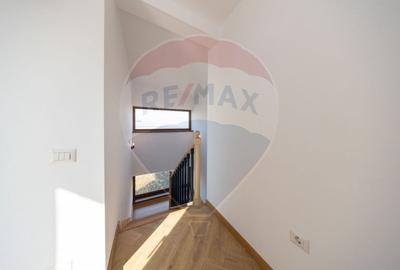 Casă cu 6 camere cu Teren 767 Mp în Stupinii Prejmerului - 21