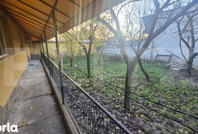 Casă cu 7 camere cu Canalizare în 14 Mai - 8