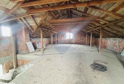 Casă cu 8 camere cu Teren 520 Mp în Balotești - 2