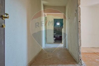Apartament cu 2 camere de vanzare de renovat,  Bartolomeu - 2