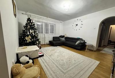 Apartament Cu 3 Camere Semidecomandate Etajul 1 - Zona George Enescu - 4