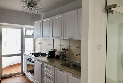 Apartament cu 3 camere decomandat în Faleză - 2