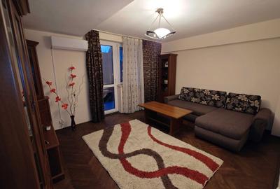 Apartament cu 3 camere decomandat în P-ța Universității - 2