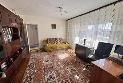 Apartament cu 3 camere semidecomandat în Nord - 1