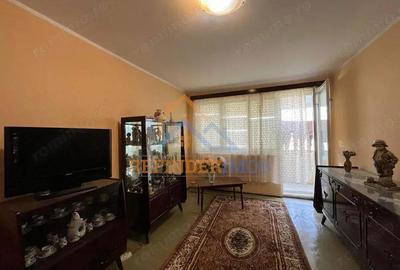 Spre vanzare apartament 3 camere zona Gorjului