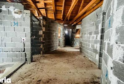 Casă cu 7 camere cu Teren 700 Mp în Central - 10