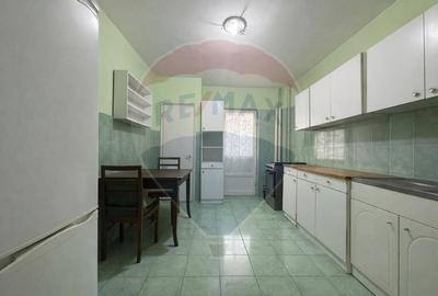 Apartament cu 4 camere decomandat în George Bacovia - 2