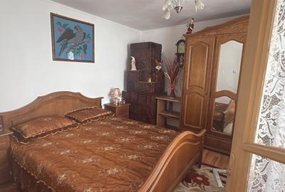 Casă cu 4 camere în Central - 2