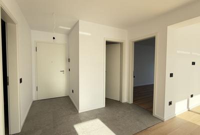 Apartament cu 2 camere semidecomandat în Tractorul - 3