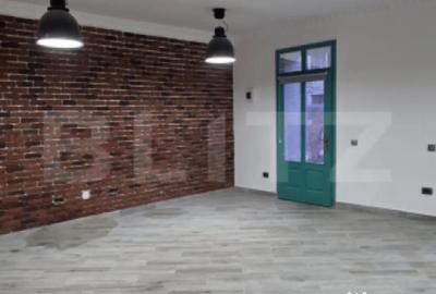 Spațiu comercial, de 70 mp, în Central - 7