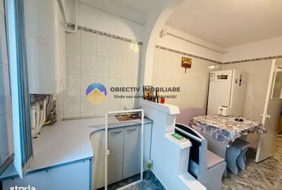 Apartament cu 3 camere decomandat în 1 Mai - 15