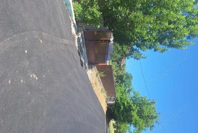 Casă cu 2 camere cu Teren 3100 Mp în Central - 2