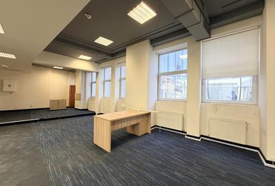 Birou, de 290 mp, în P-ța Universității - 8