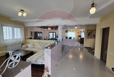 CASĂ SPAȚIOASĂ ȘI PRIMITOARE ÎN CENTRUL ORAȘULUI  AVRIG JUD,  SIBIU - 9