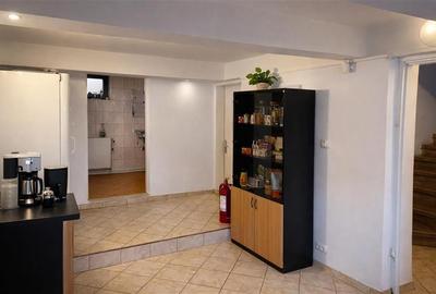 Birou, de 450 mp, în Tractorul - 8