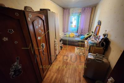 Timisoara Cetatii. Etaj 1. Centrala proprie. 4 camere transformat in 3 camere decomandat - 4