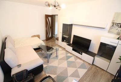 Ap. 3dec. Micro 17, etaj 3, renovat, mobilat si utilat - 1