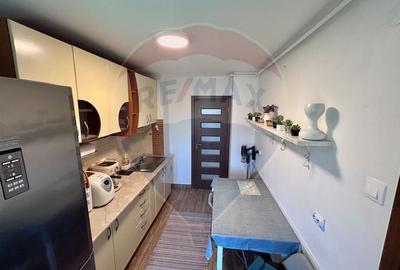 Apartament cu 3 camere decomandat, mobilat în Depozitelor - 5