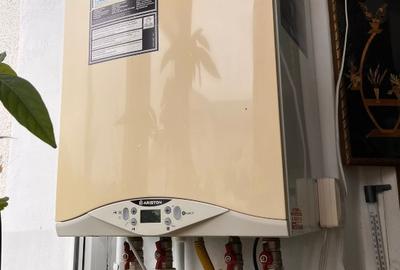 Ap. 3 camere decomandat - Pers. fizică  - Str. Petre Țuțea, zona Nicolina 1 - 8