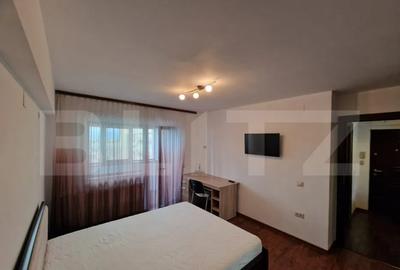 Apartament de inchiriat, cu 2 camere, 76 mp, Central - Targ - 1