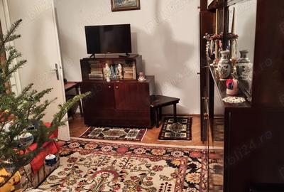 Apartament cu 2 camere decomandat în Torontalului