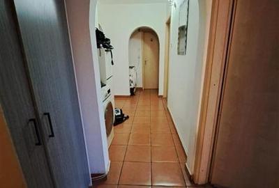 4 camere,et 2, Torontalului, 2 bai, 2 balcoane, centrala proprie, clima - 10