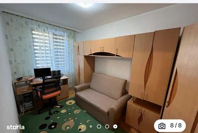 Apartament cu 3 camere semidecomandat în Craiovei - 1