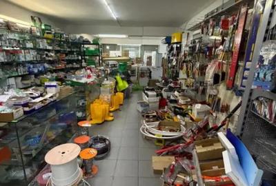 Spațiu comercial, de 1,300 mp, în Central - 14
