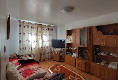Apartament cu 4 camere, decomandat, zona Alexandru cel Bun - 2