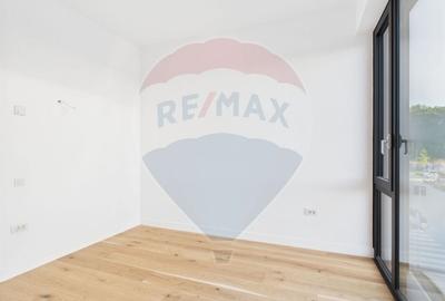 Vila luminoasa si moderna de vanzare in Amber Forest Tunari - 11