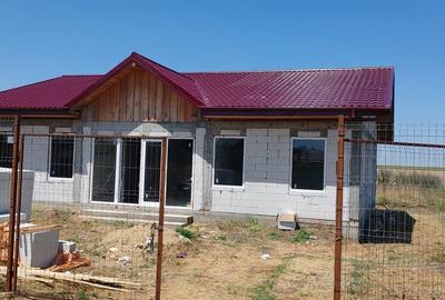 Casă cu 4 camere cu Teren 1000 Mp în 23 August - 5