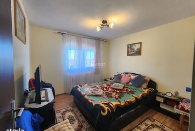 Casă cu 5 camere cu Teren 500 Mp în Tomești