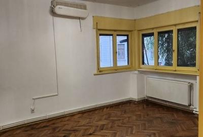 De vanzare apartament 6 camere Piata Romana. Pret NEGOCIABIL De vanzare apartament 6 camere Piata Romana. Pret NEGOCIABIL - 6