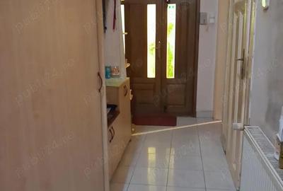 Vand apartament cu 4 camere in zona Pia?a Maria - 2