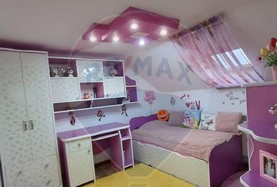 Apartament cu 4 camere de vanzare - 3